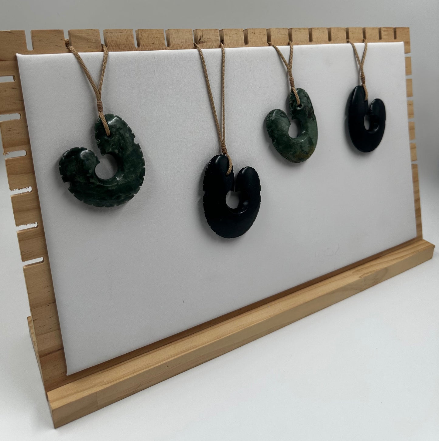 Pounamu Hei Matau