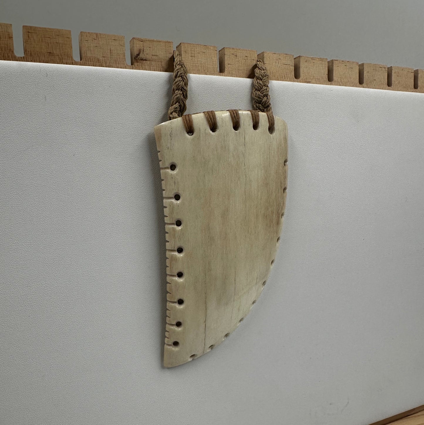 Whale Bone Niho