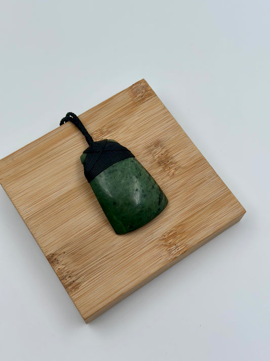 Pounamu Toki 76